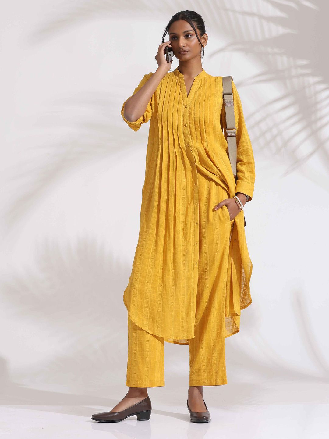 trueBrowns Women Regular Pure Cotton Pleated Shirt Straight Kurta with Trousers