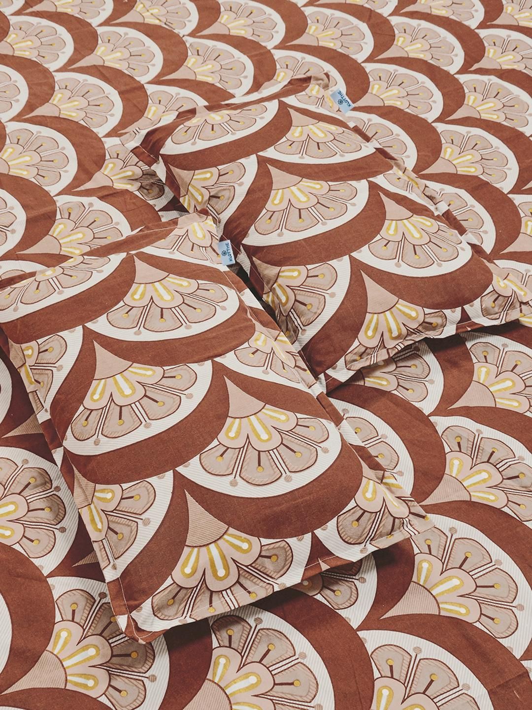 KLOTTHE Brown Floral 300 TC King Bedsheet with 2 Pillow Covers