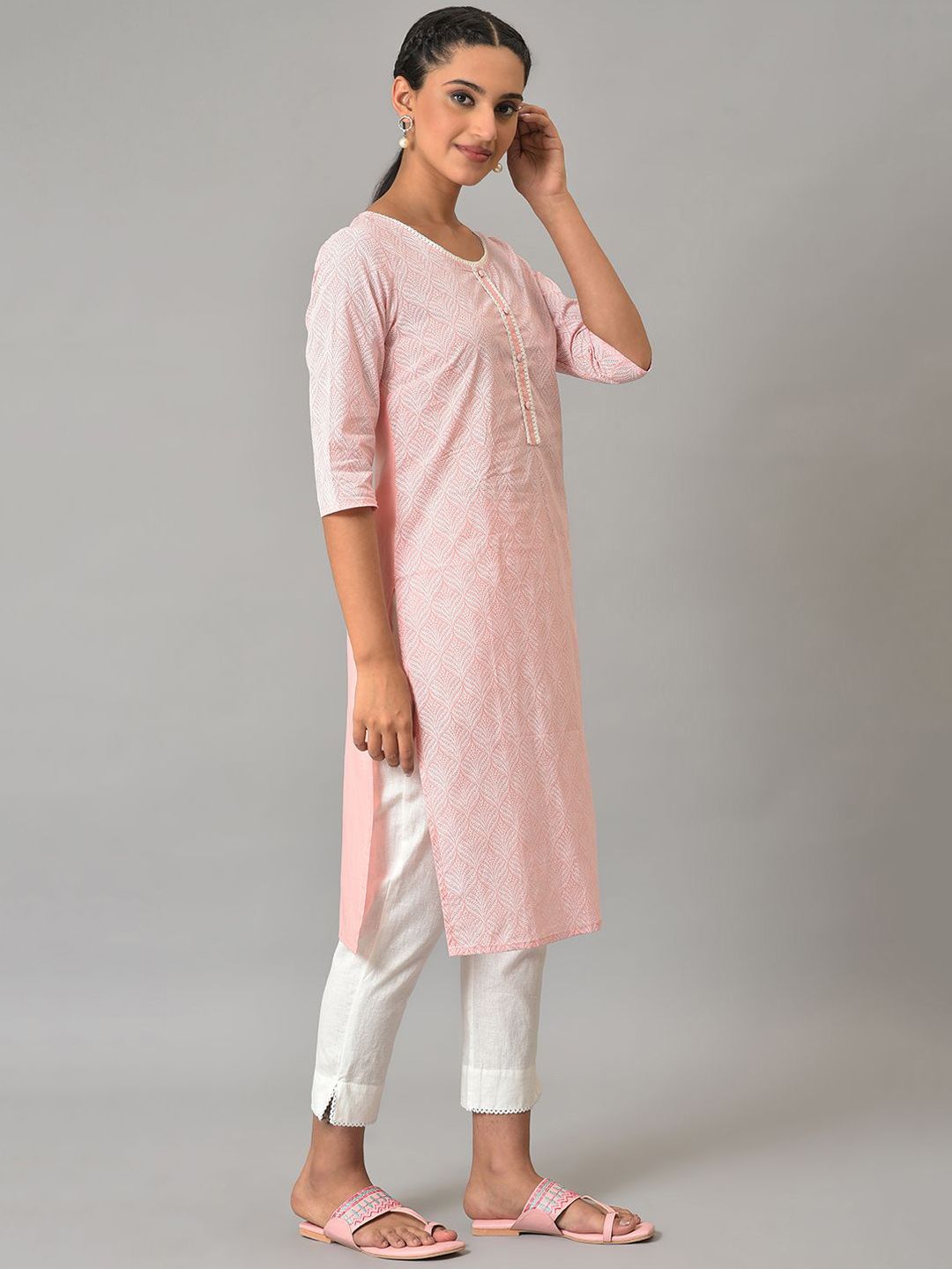 AURELIA Women Geometric Printed Sequinned Kurta