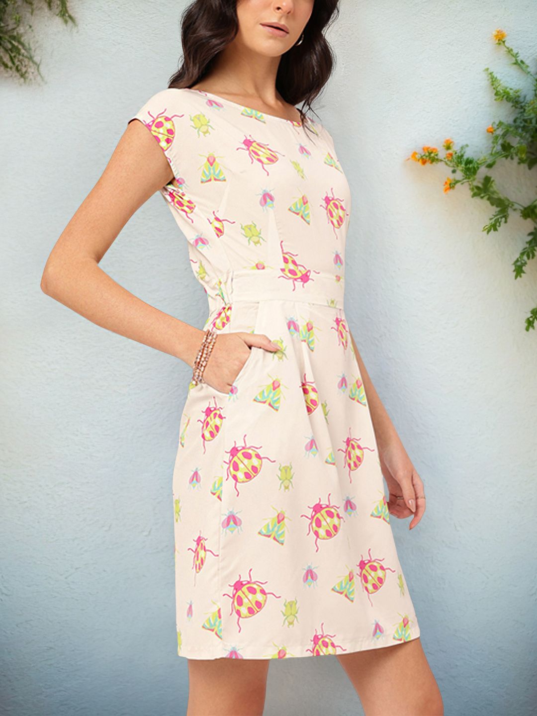 DressBerry Vacation Vibes Cinched Waist Conversational Print Sheath Dress