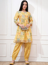 Vishudh Women Digital Printed Kurta With Round Neck And Printed Joggers Co-Ord Set