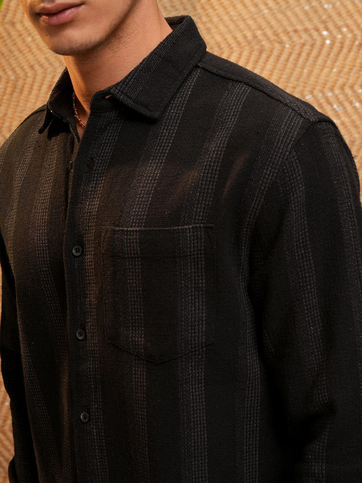HIGHLANDER Men Spread Collar Vertical Stripes Striped Cotton Relaxed Fit Casual Shirt