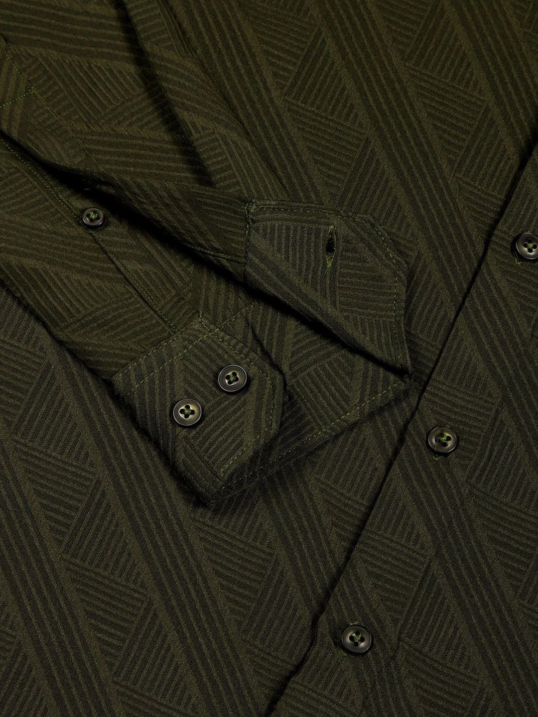 Thomas Scott Men Premium Spread Collar Textured Solid Slim Fit Casual Shirt