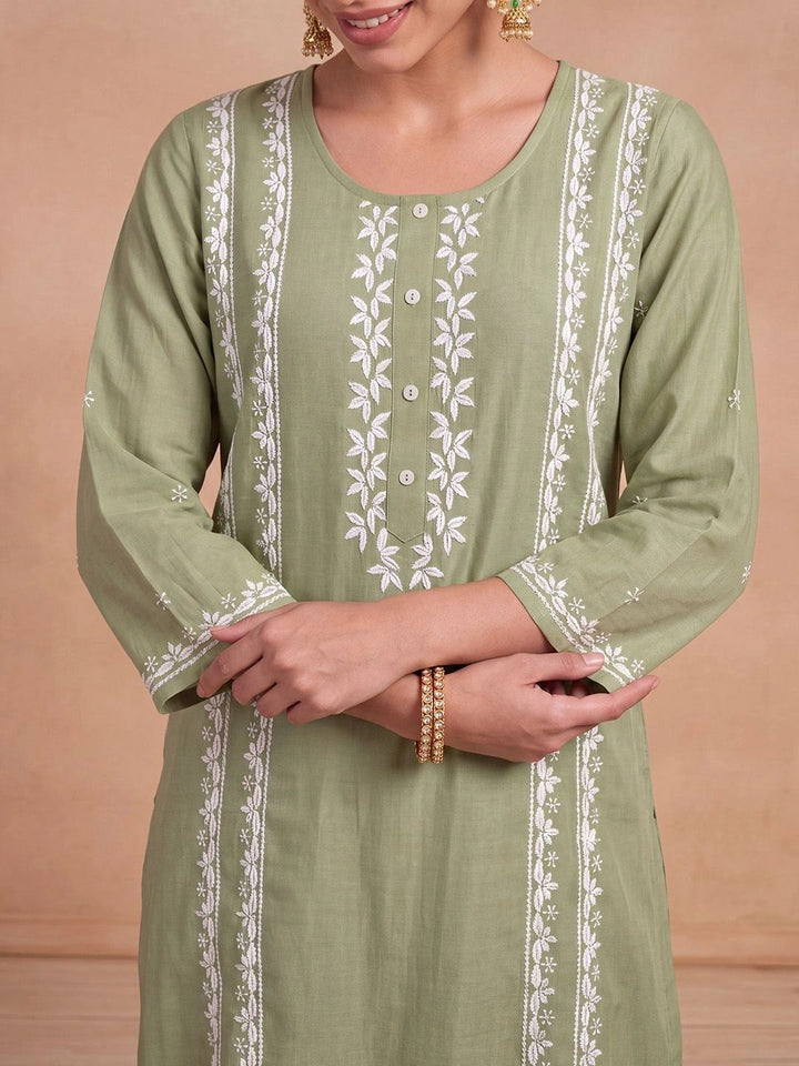 House of Chikankari Women Floral Embroidered Regular Thread Work Kurta with Trousers