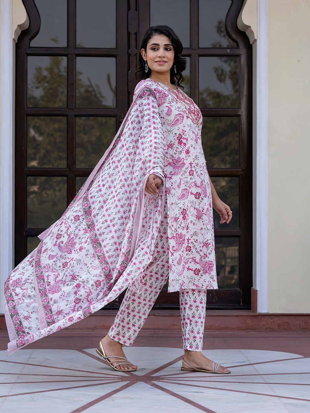 Kalini Wanita Paisley Kurta Kapas Tulen Biasa Dengan Seluar & Dengan Dupatta