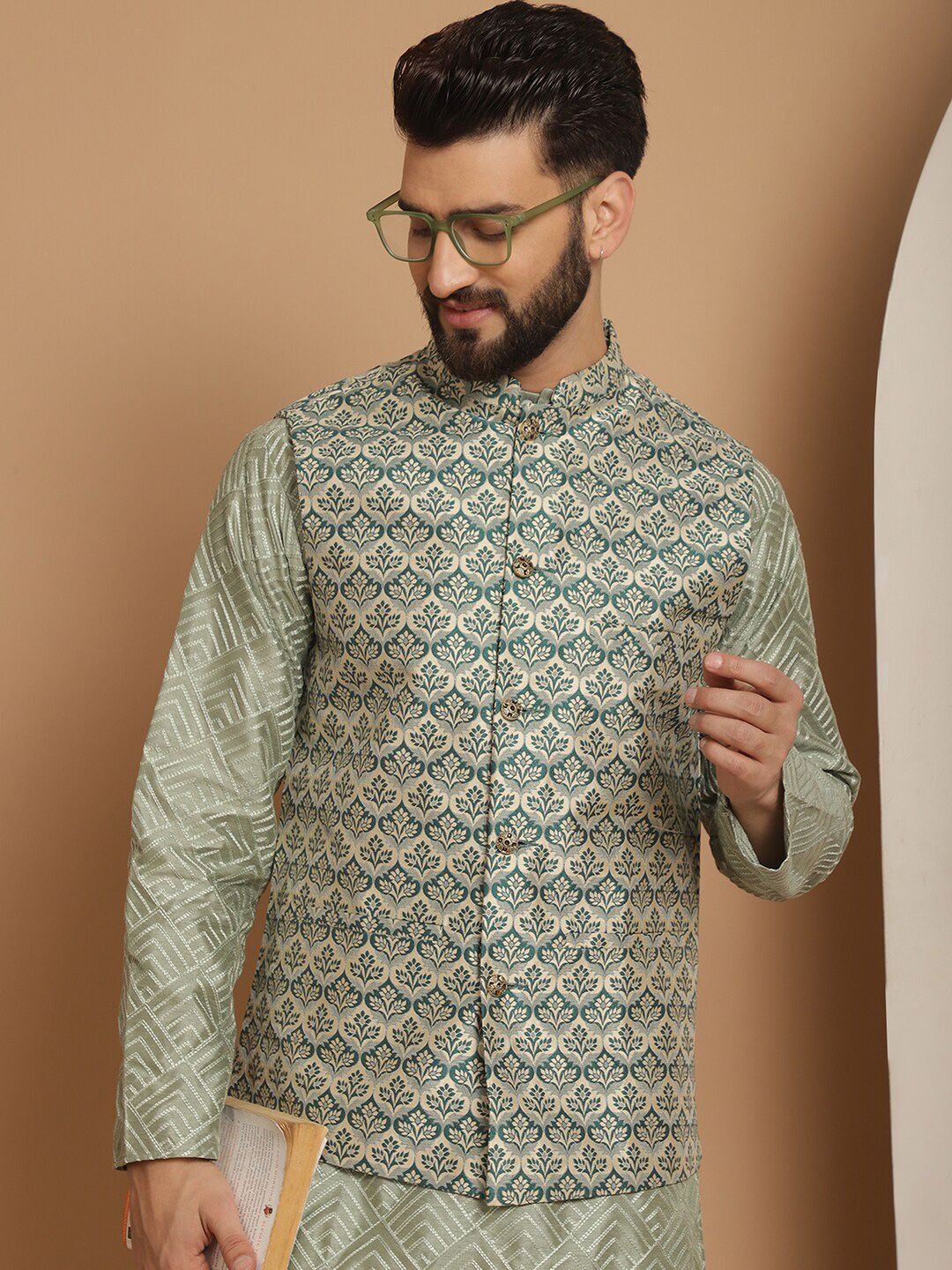 Anouk Mandarin Collar Embroidered Knee Length Regular Thread Work Kurta with Churidar