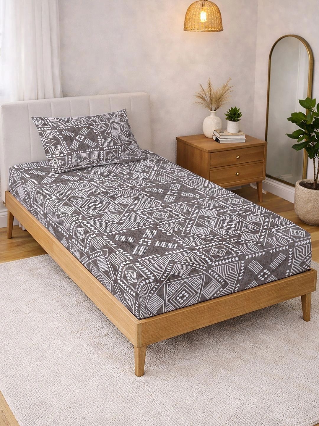 KLOTTHE Brown & White Geometric 300 TC Single Bedsheet with 1 Pillow Covers