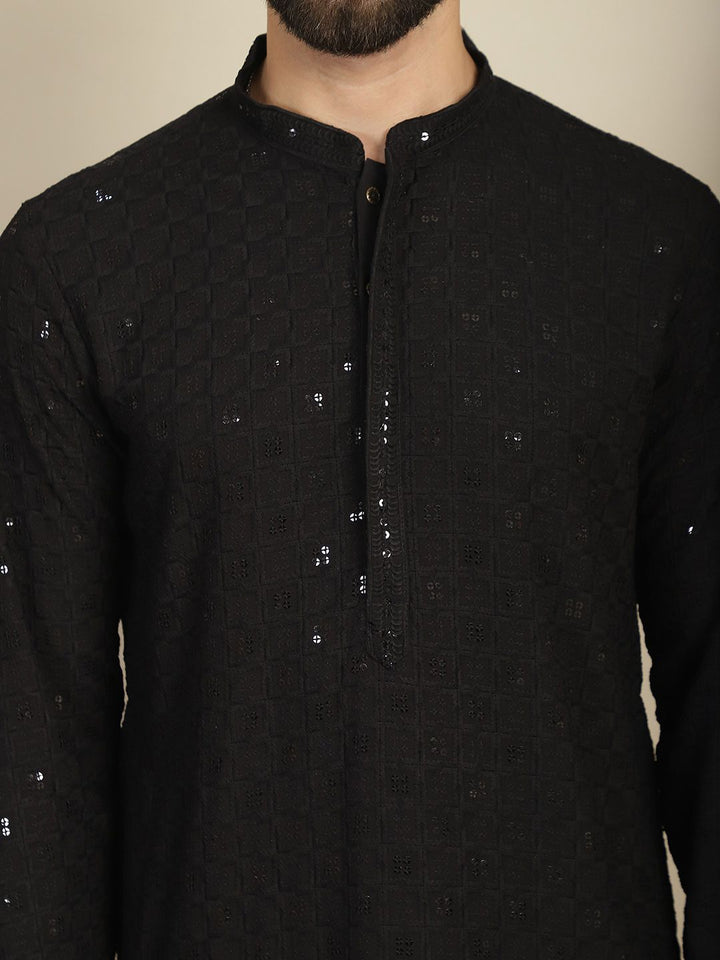 Anouk Floral Sulam Mandarin Collar Sequin Benang Cotton Kurta