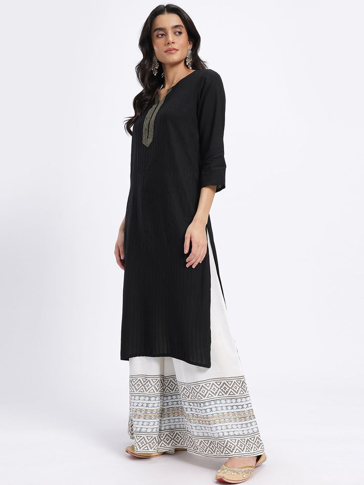 Anouk Yoke Design Panelled Kurta with Floral Printed Palazzos & Dupatta