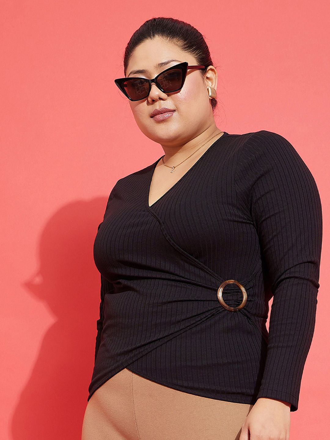 SASSAFRAS Curve Plus Size Wrap Top