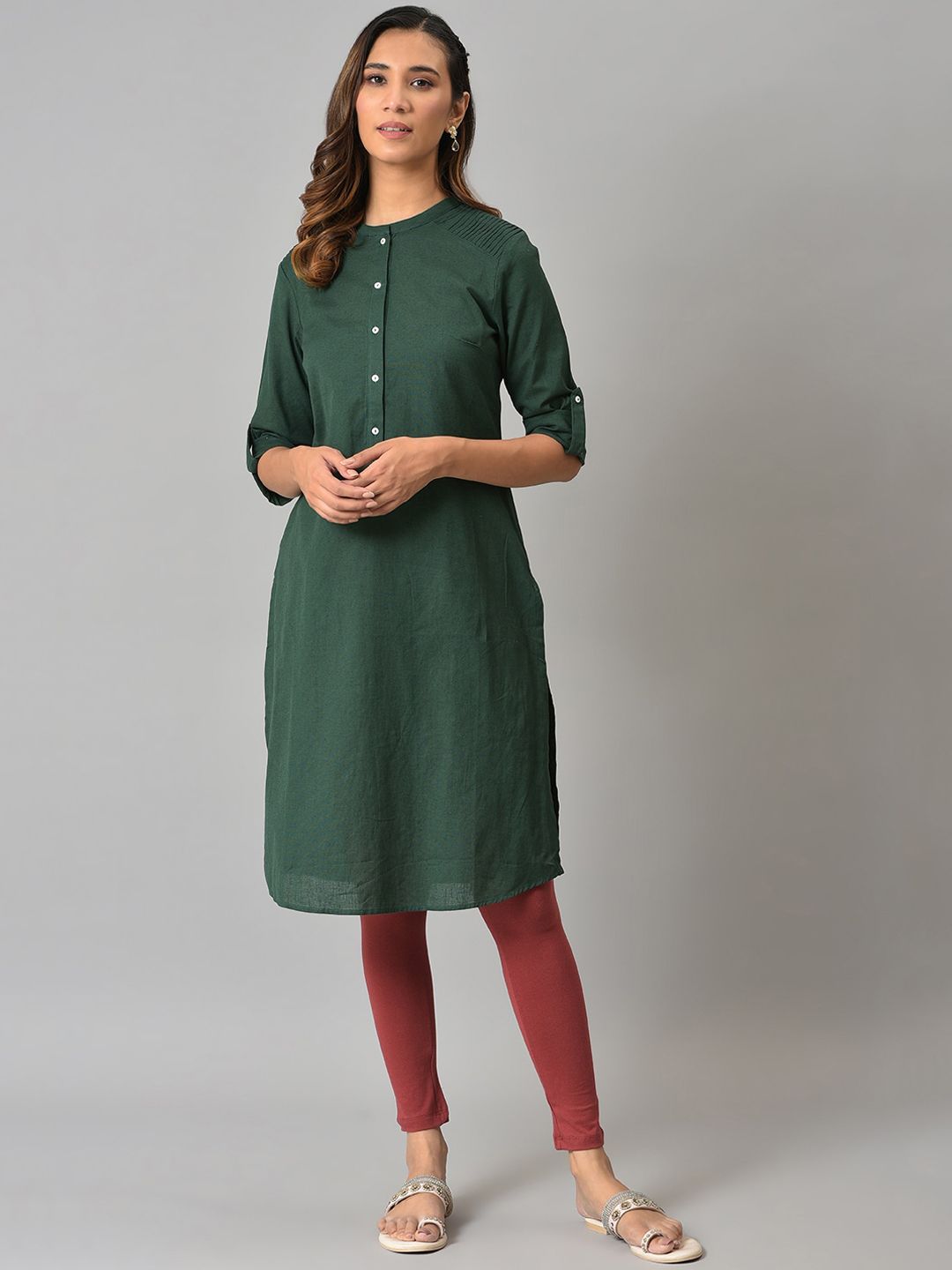 W Women Green Thread Work Kurta