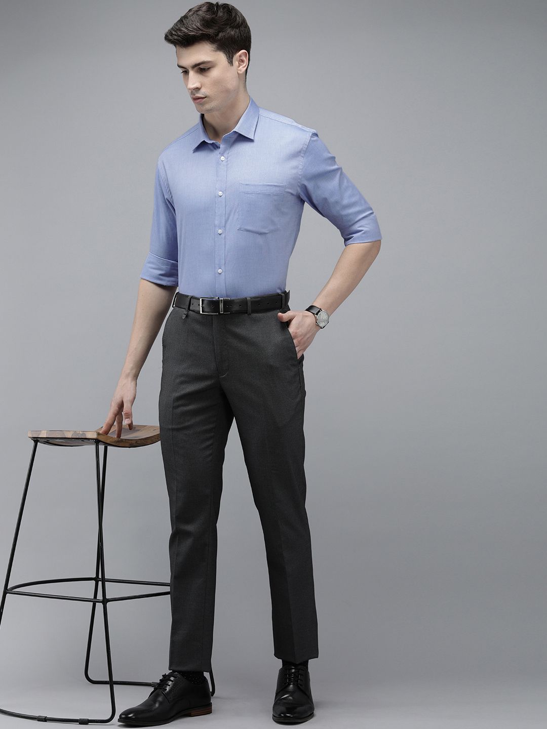 Park Avenue Pure Cotton Self Design Slim Fit Cutaway Collar Formal Shirt