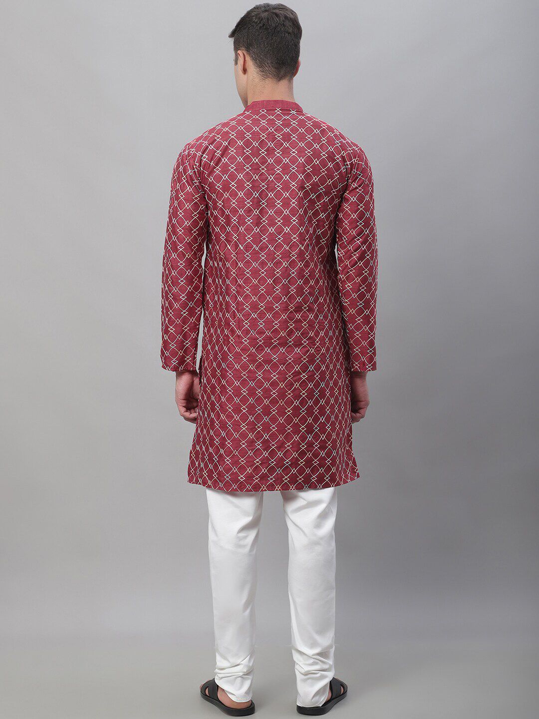 SOJANYA Motif Etnik Bersulam Kurta Lurus Dengan Churidar