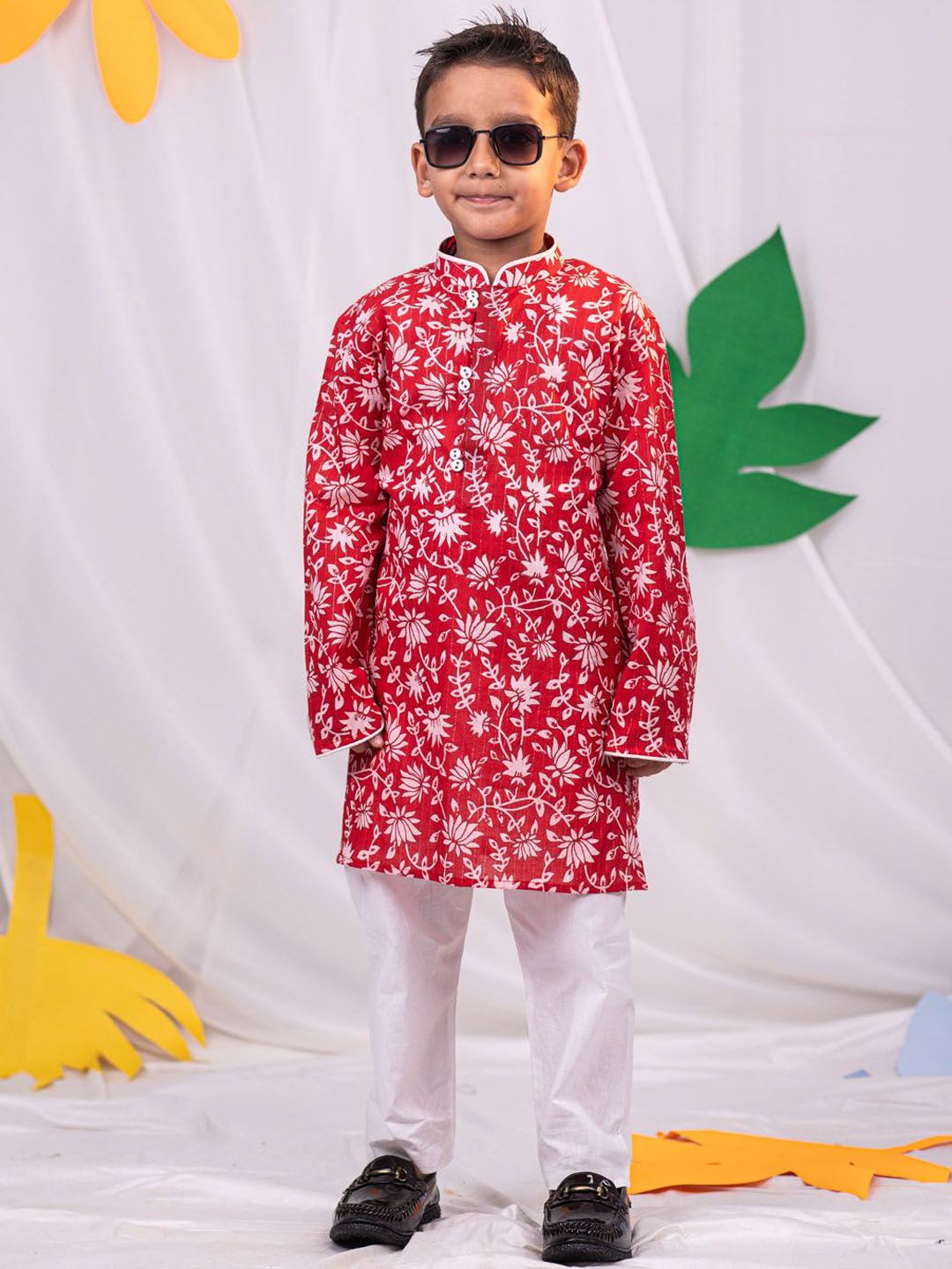 VASTRAMAY Boys Floral Printed Mandarin Collar Pure Cotton Straight Kurta with Trousers