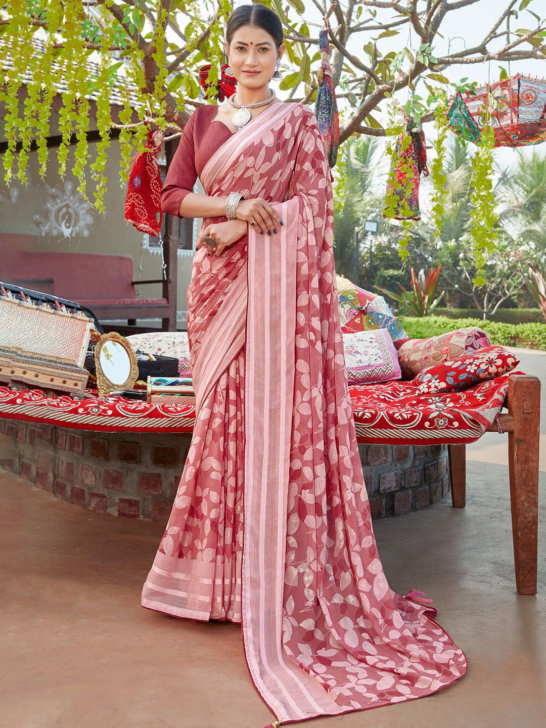 Saree mall Floral Printed Poly Chiffon Block Print Saree