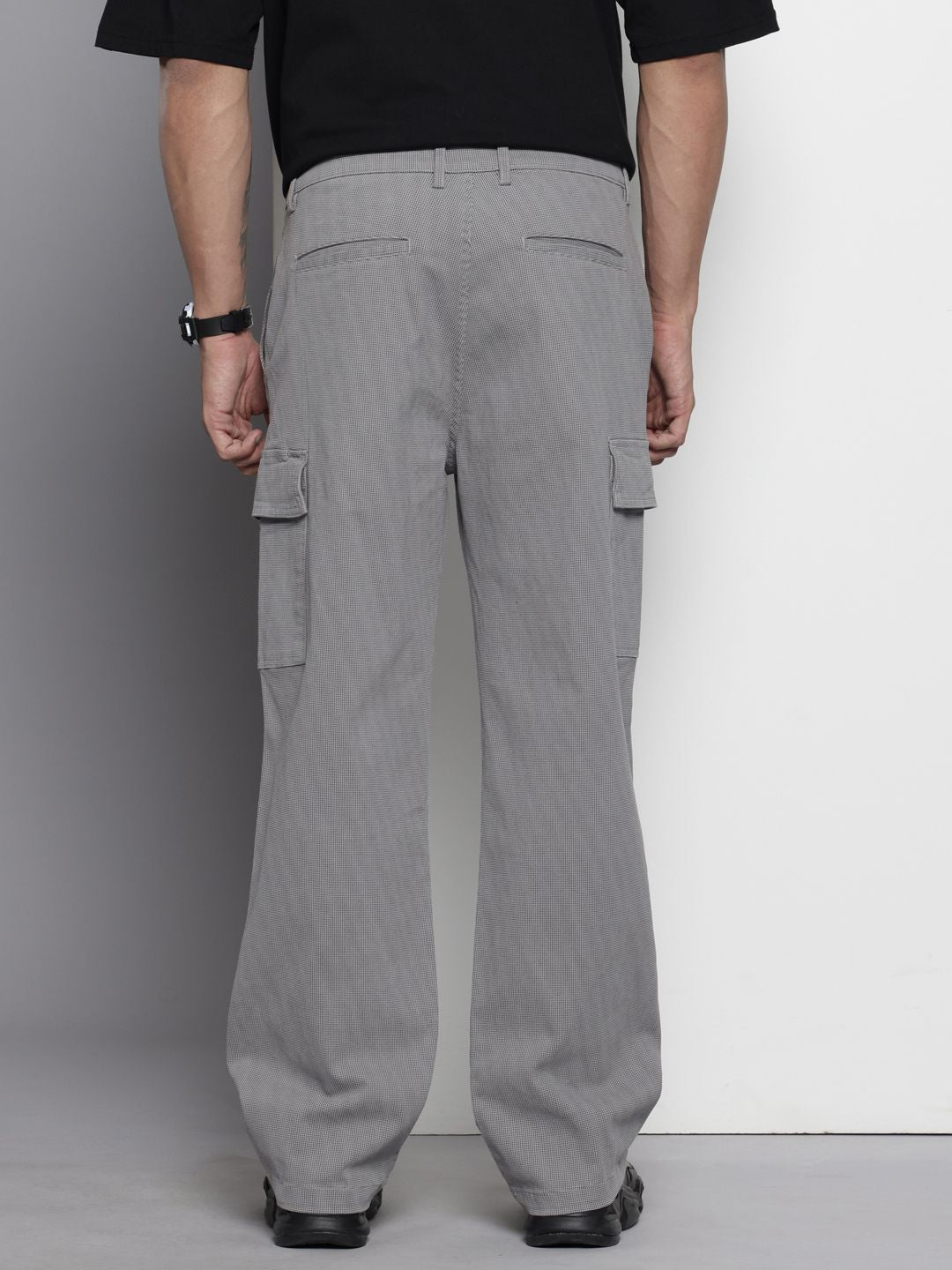 The Indian Garage Co Men Geometric Printed Cargos Trousers