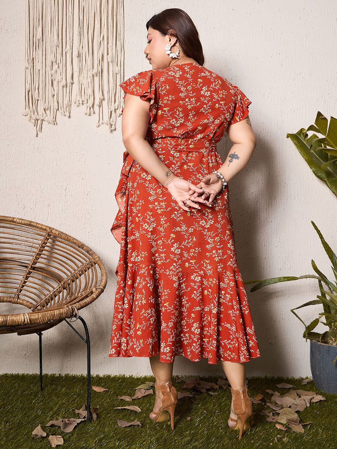 Berrylush Curve Women Floral Print Flutter Sleeve Fit & Flare Midi Dress