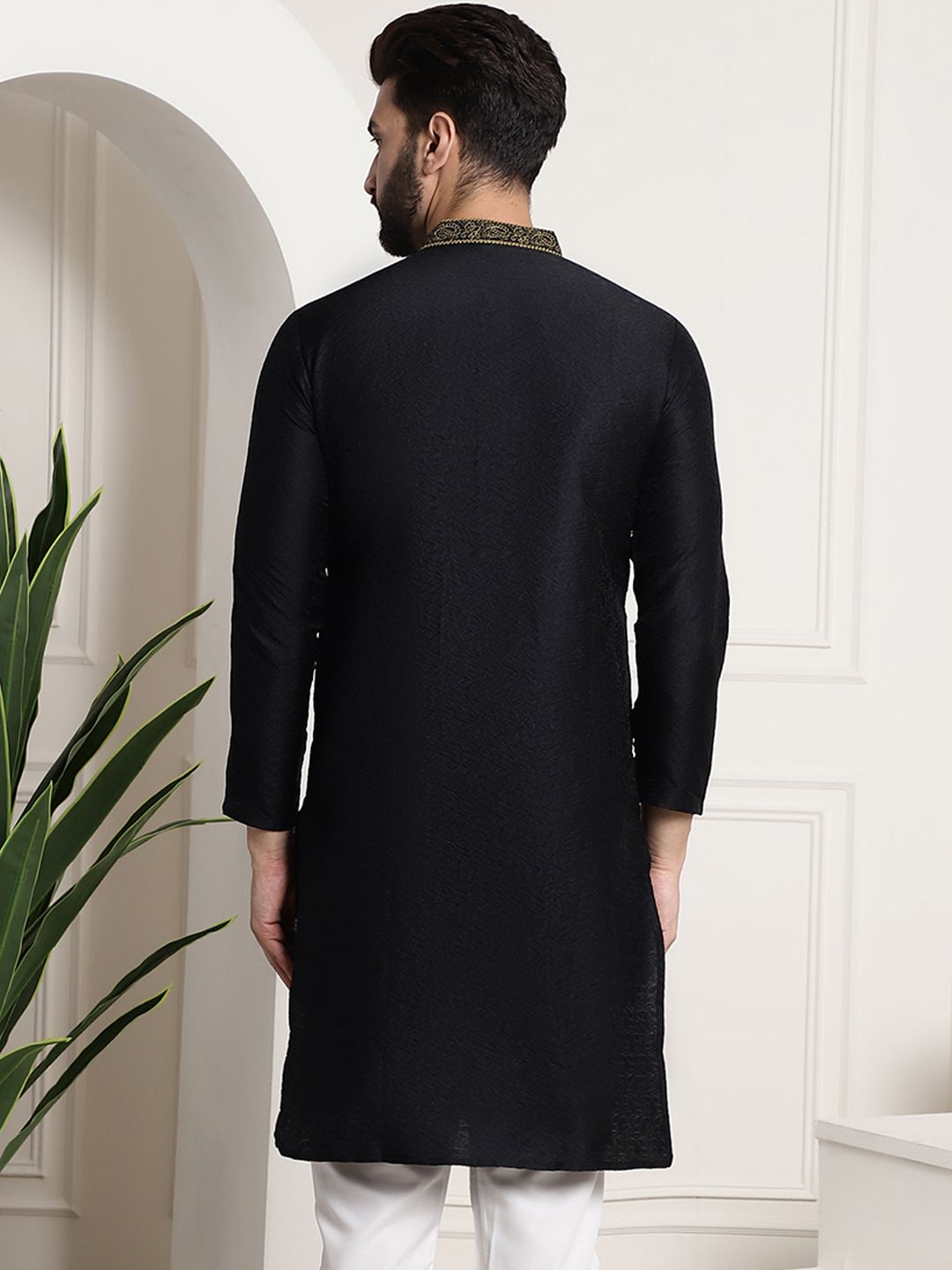 SOJANYA Men Black Woven Design Straight Kurta