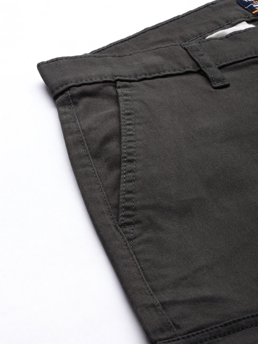 The Indian Garage Co Men Charcoal Grey Slim Fit Cargos Trousers