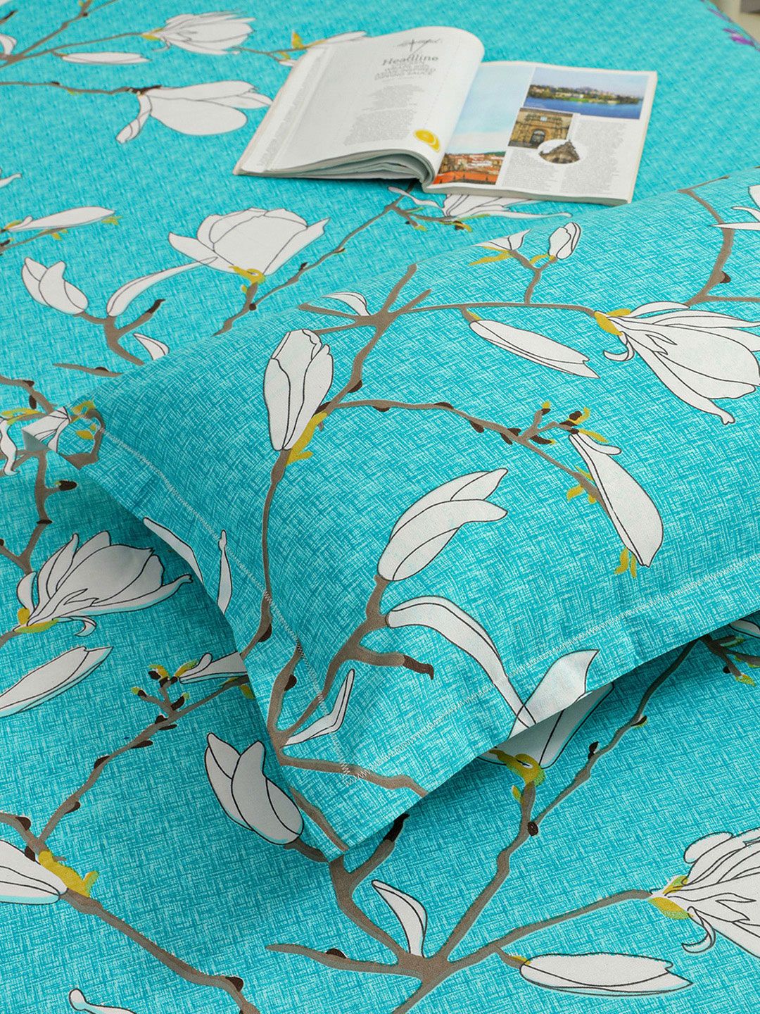 Story@home Sea Green White Floral 144 TC Cotton 1 Queen Bedsheet with 2 Pillow Covers