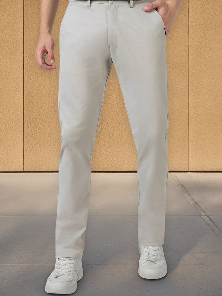 Urbano Fashion Men Grey Slim Fit Solid Chinos