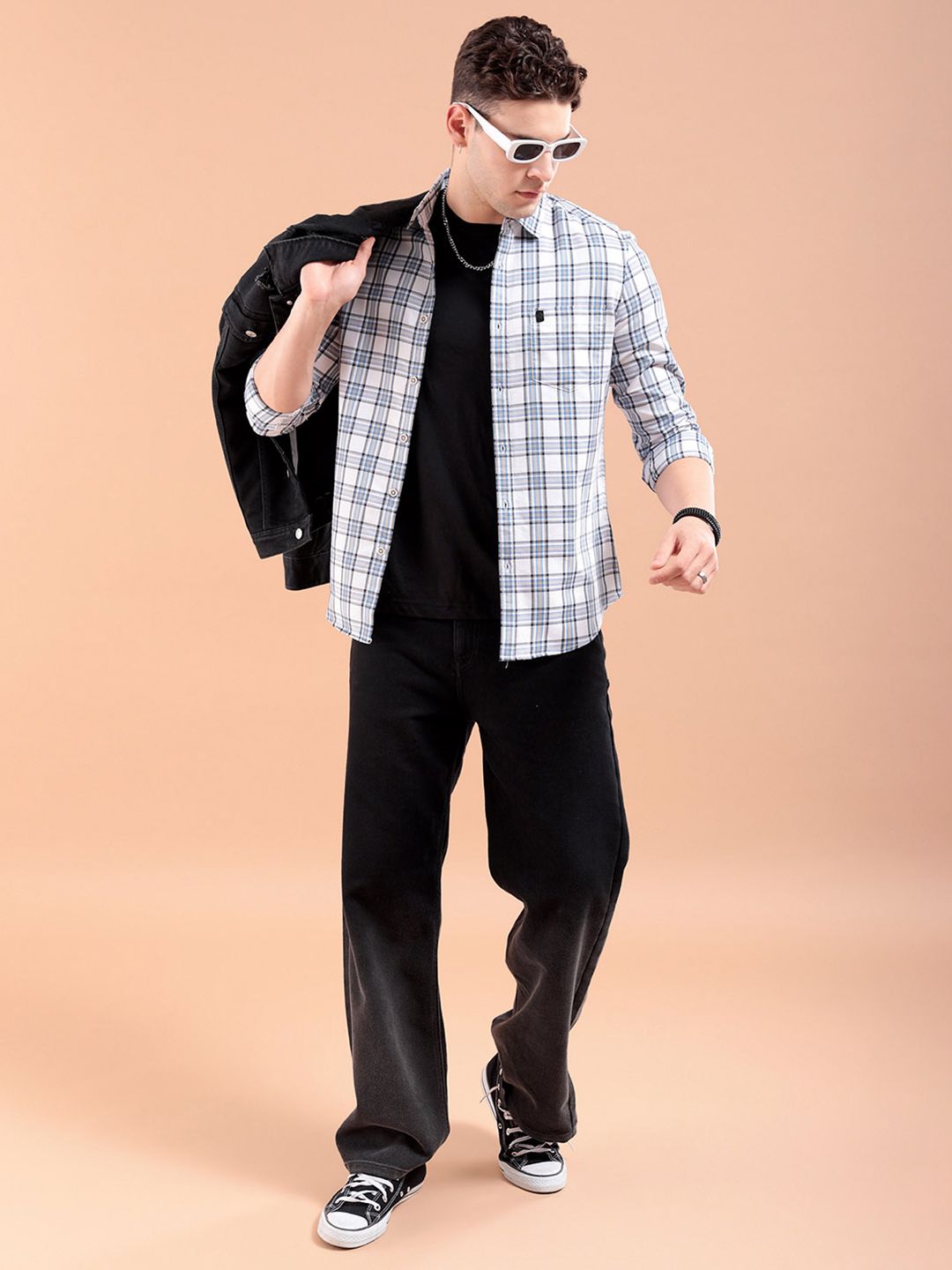 The Indian Garage Co Men White & Blue Gingham Checked Pure Cotton Casual Shirt