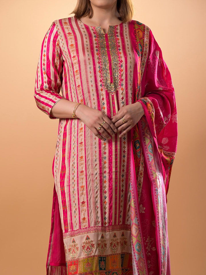 Mamicha Women Ethnic Motifs Printed Cotton Kurta with Trousers & Dupatta