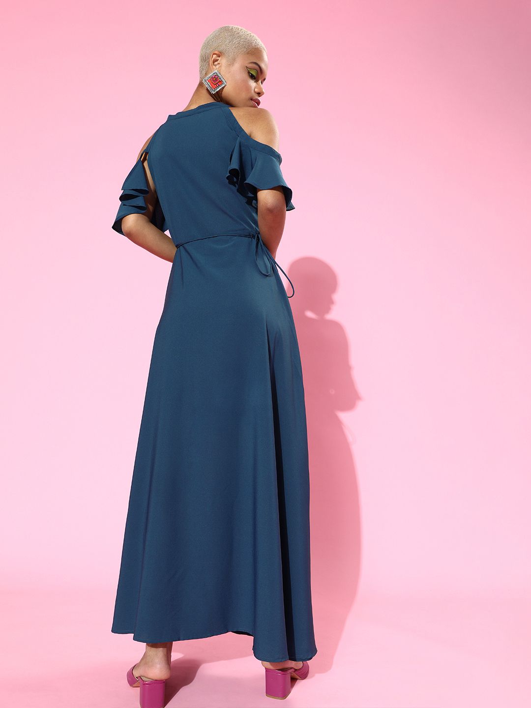 Berrylush Women Stunning Blue Solid Sweetheart Neck Dress