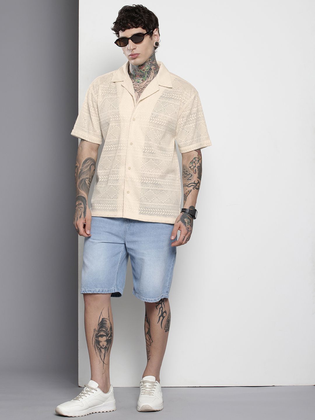 The Indian Garage Co Men Relaxed Fit Textured Resort Wear Jacquard Shirt