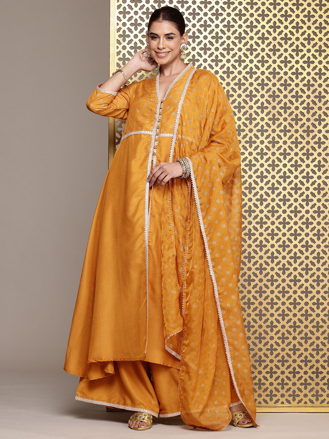 House of Pataudi Floral Printed Regular Sequinned Jashn Kurta with Palazzos & Dupatta