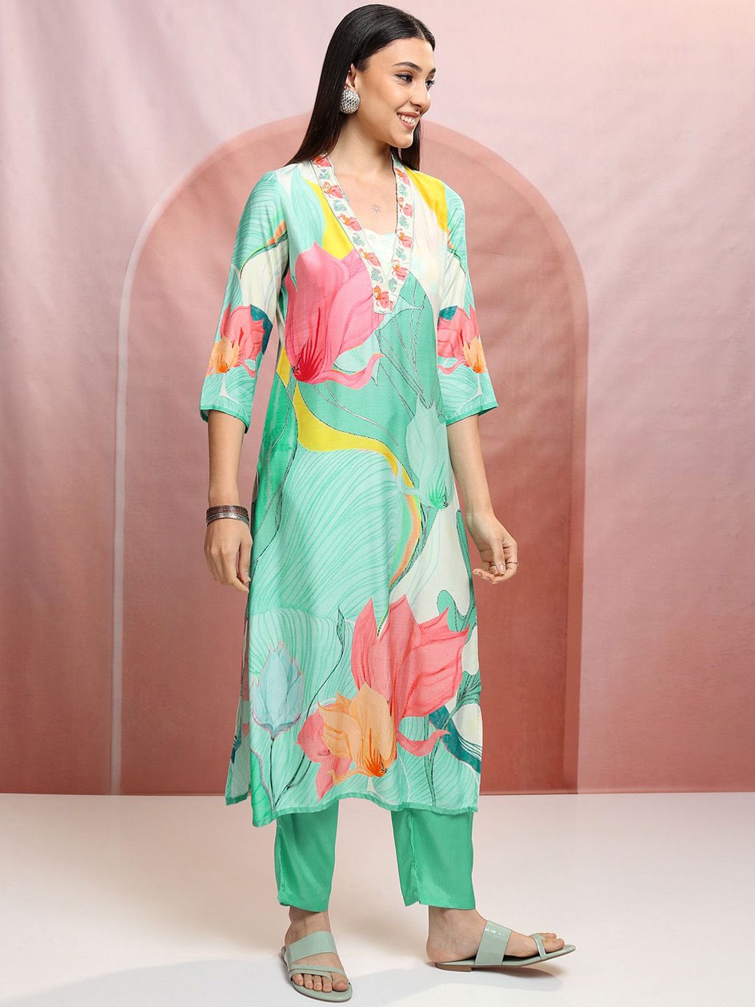 Vishudh Green Floral Printed V-Neck Straight Kurta With Trousers & Dupatta