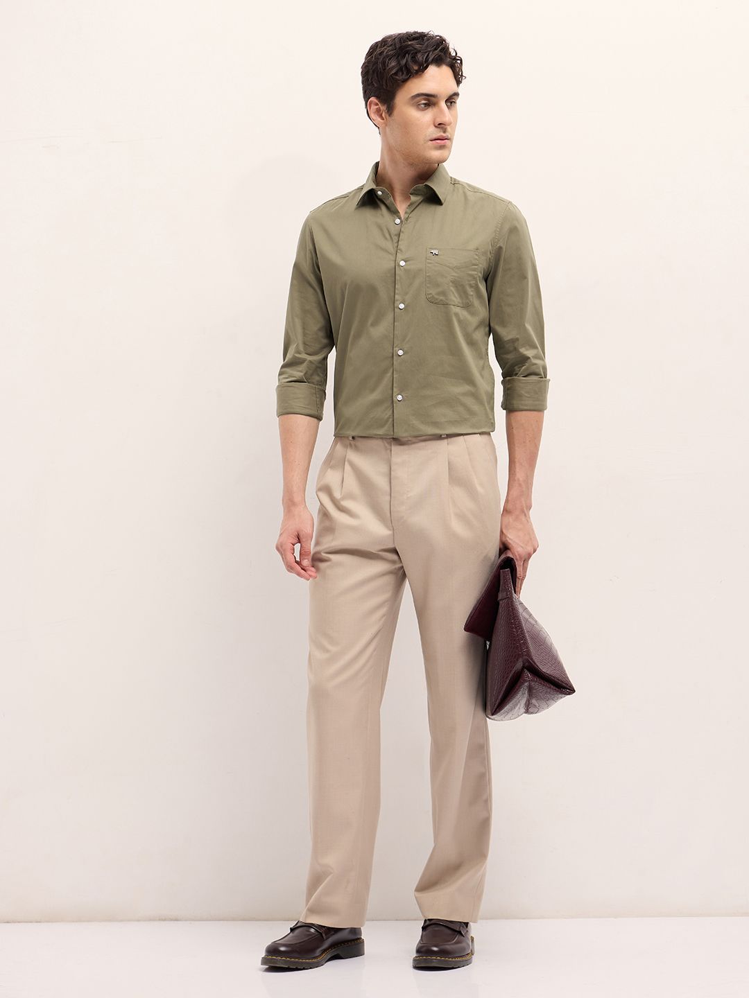 THE BEAR HOUSE Men Spread Collar Solid Cotton Casual Shirt