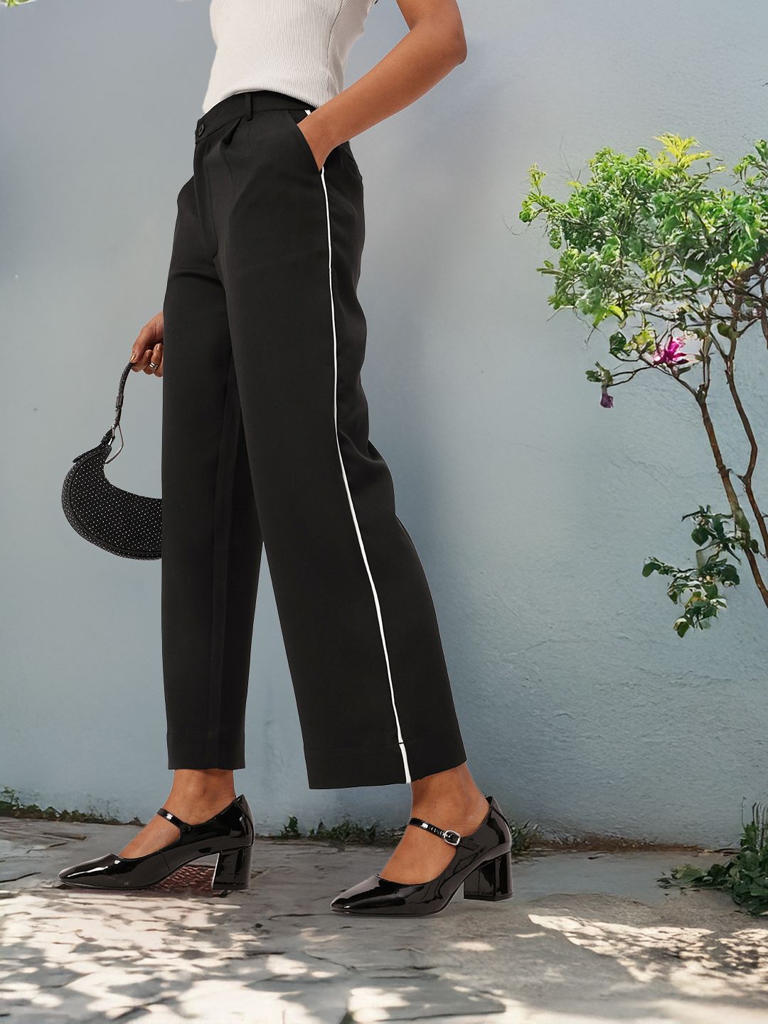 DressBerry Women Modern Vibe Side Piping Detail Pleated Trousers