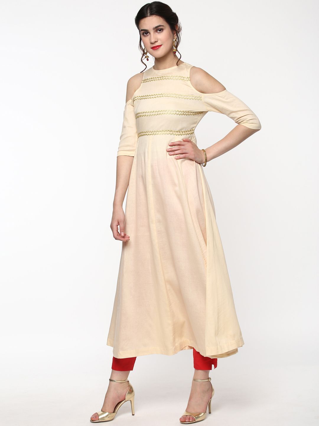 SASSAFRAS Women Cream-Coloured Cold-Shoulder Anarkali Kurta