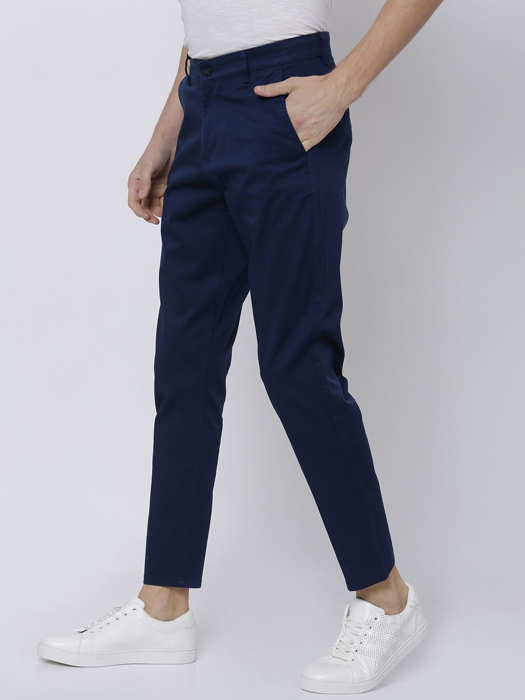 HIGHLANDER Men Blue Tapered Fit Chinos