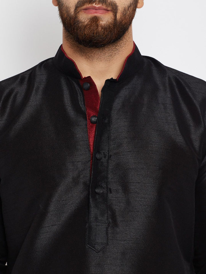 SOJANYA Men Black Solid Straight Kurta