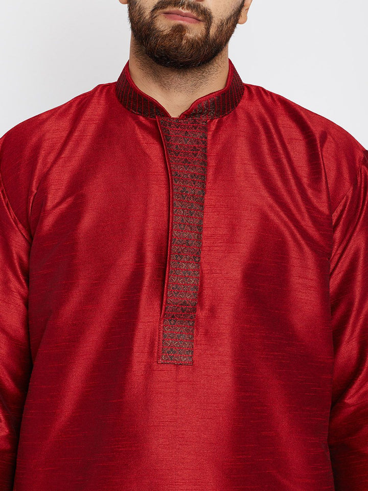 SOJANYA Men Maroon Solid Straight Kurta