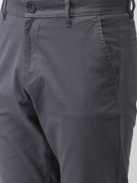 HIGHLANDER Men Grey Tapered Fit Chinos
