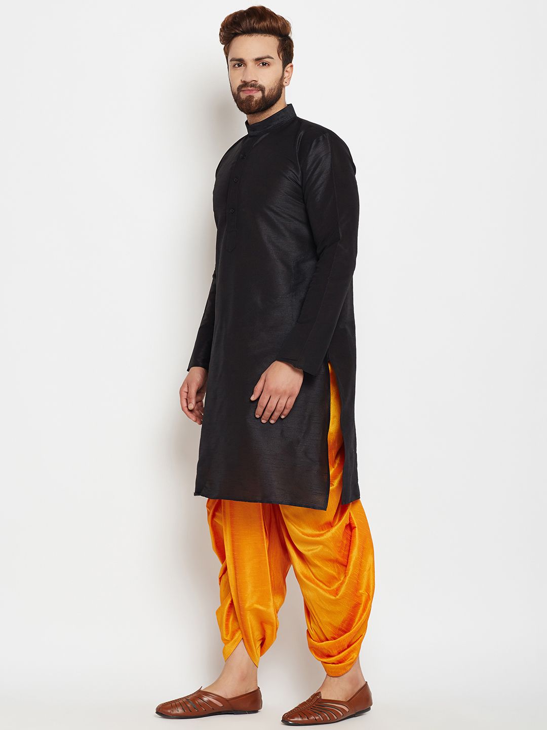 SOJANYA Men Black Solid Straight Kurta