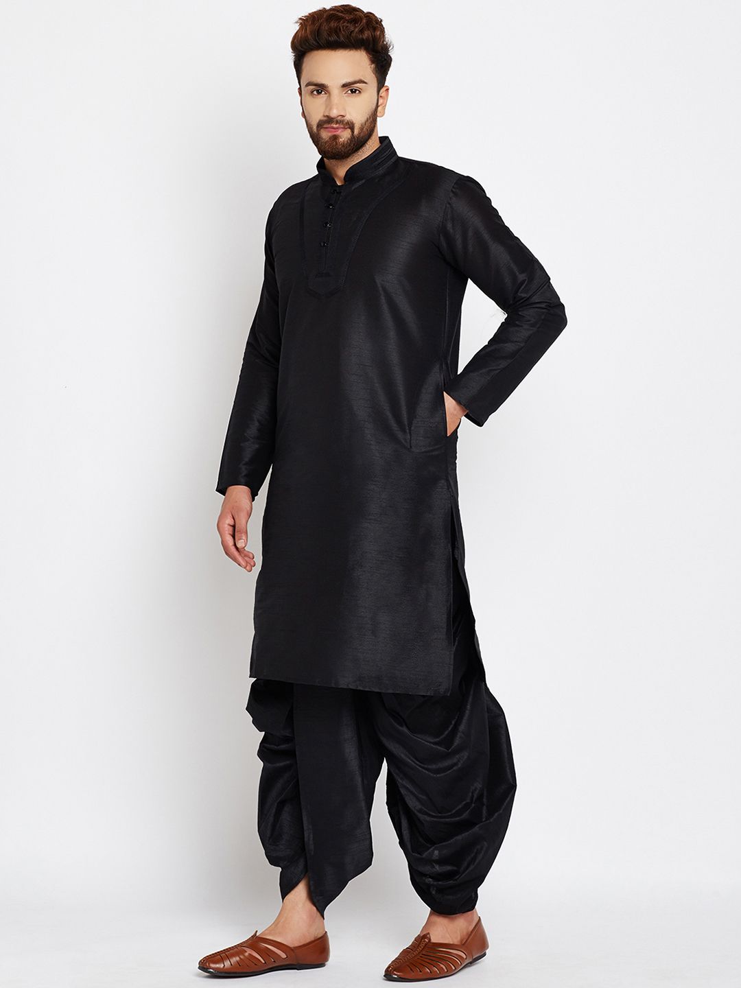 SOJANYA Men Black Solid Straight Kurta
