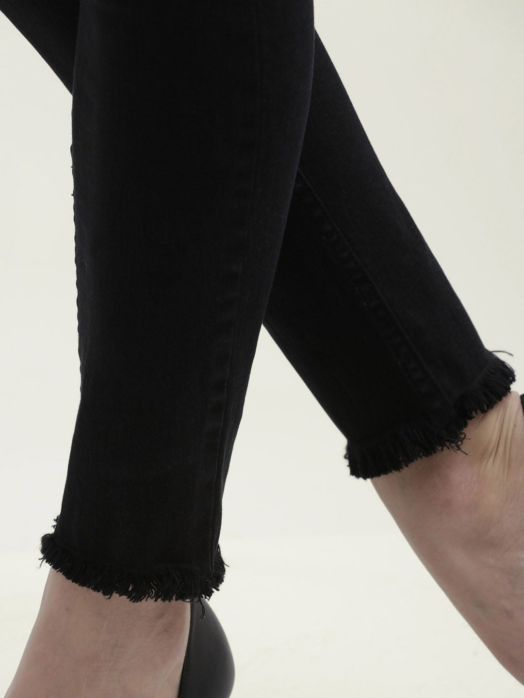 Miss Chase Women Black Slim Fit High-Rise Clean Look Stretchable Jeans
