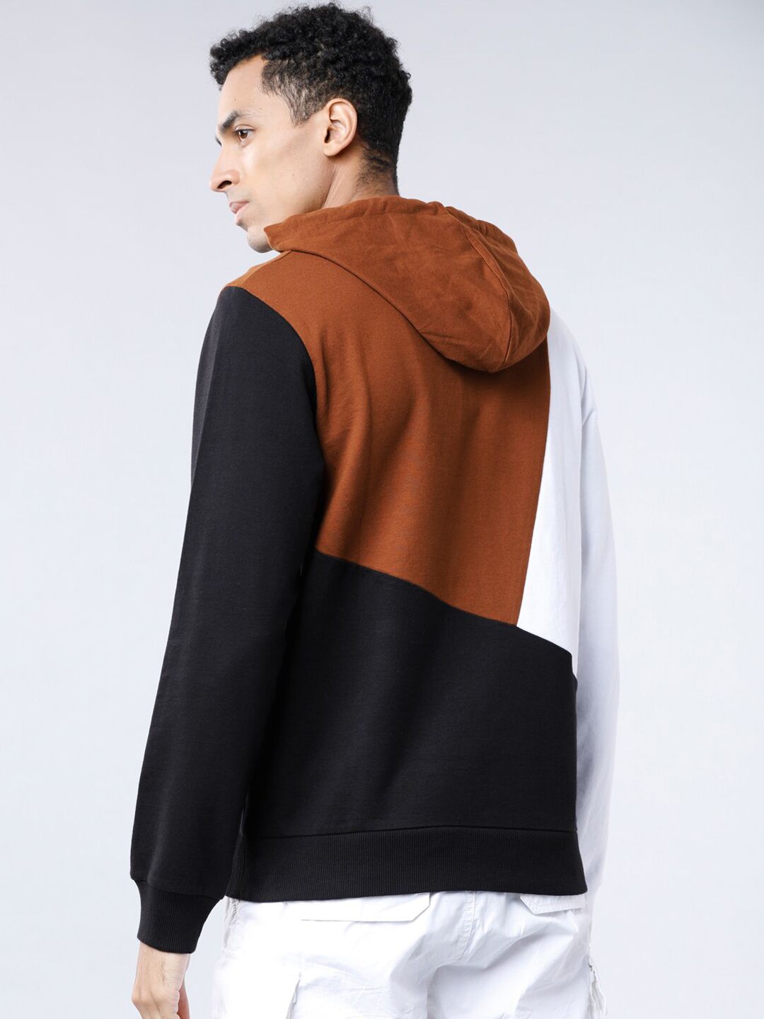 HIGHLANDER Men White & Brown Colourblocked Hooded Sweatshirt