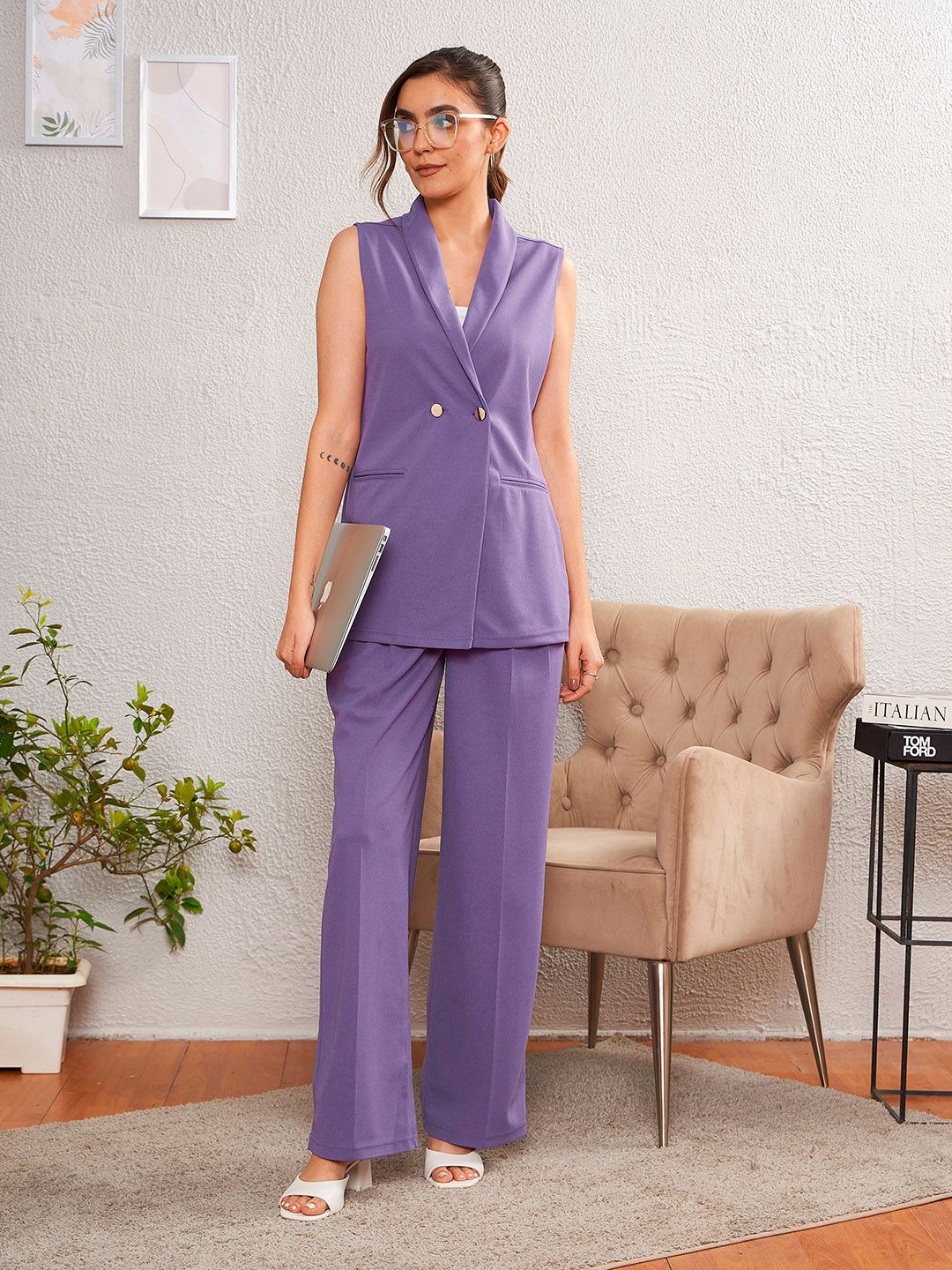 SASSAFRAS worklyf Women Straight Fit Easy Wash Pleated Parallel Trousers