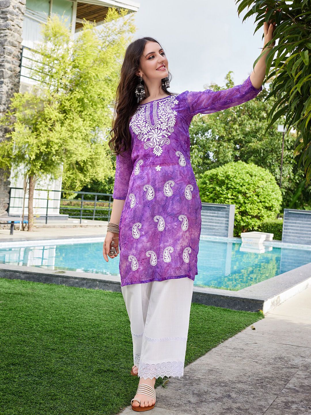 KALINI Ethnic Motifs Embroidered Thread Work Georgette Straight Kurta