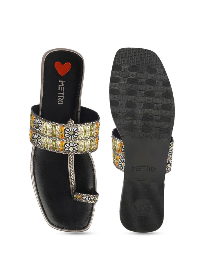 Metro Women Embellished One Toe Flats