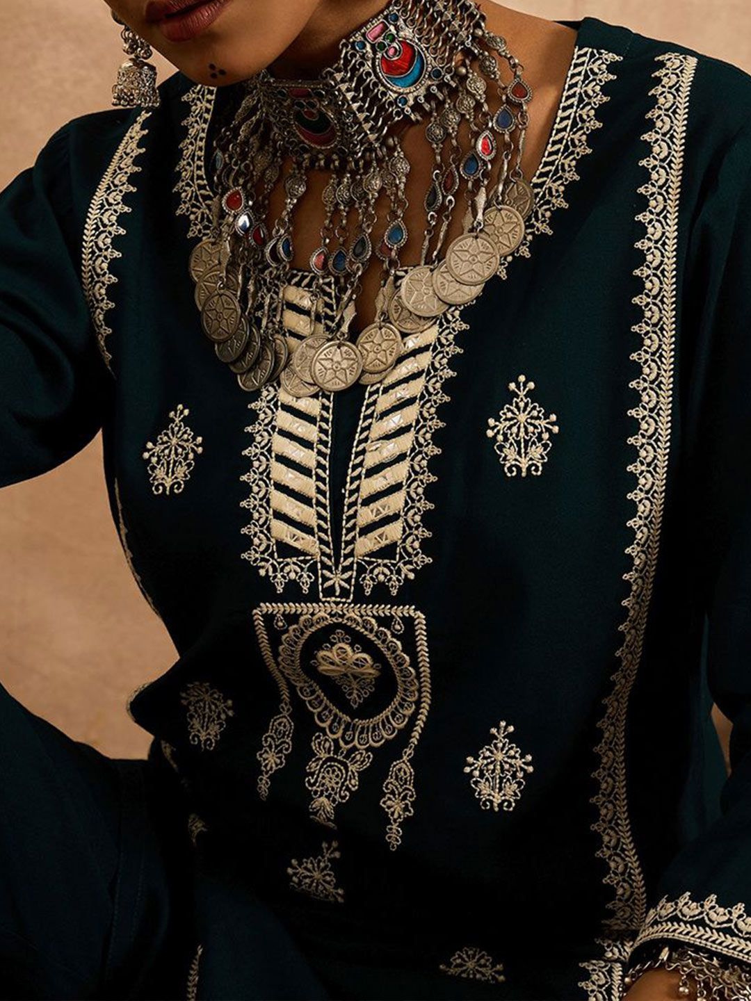 Indo Era Ethnic Motifs Embroidered Notch Neck Thread Work Straight Kurta