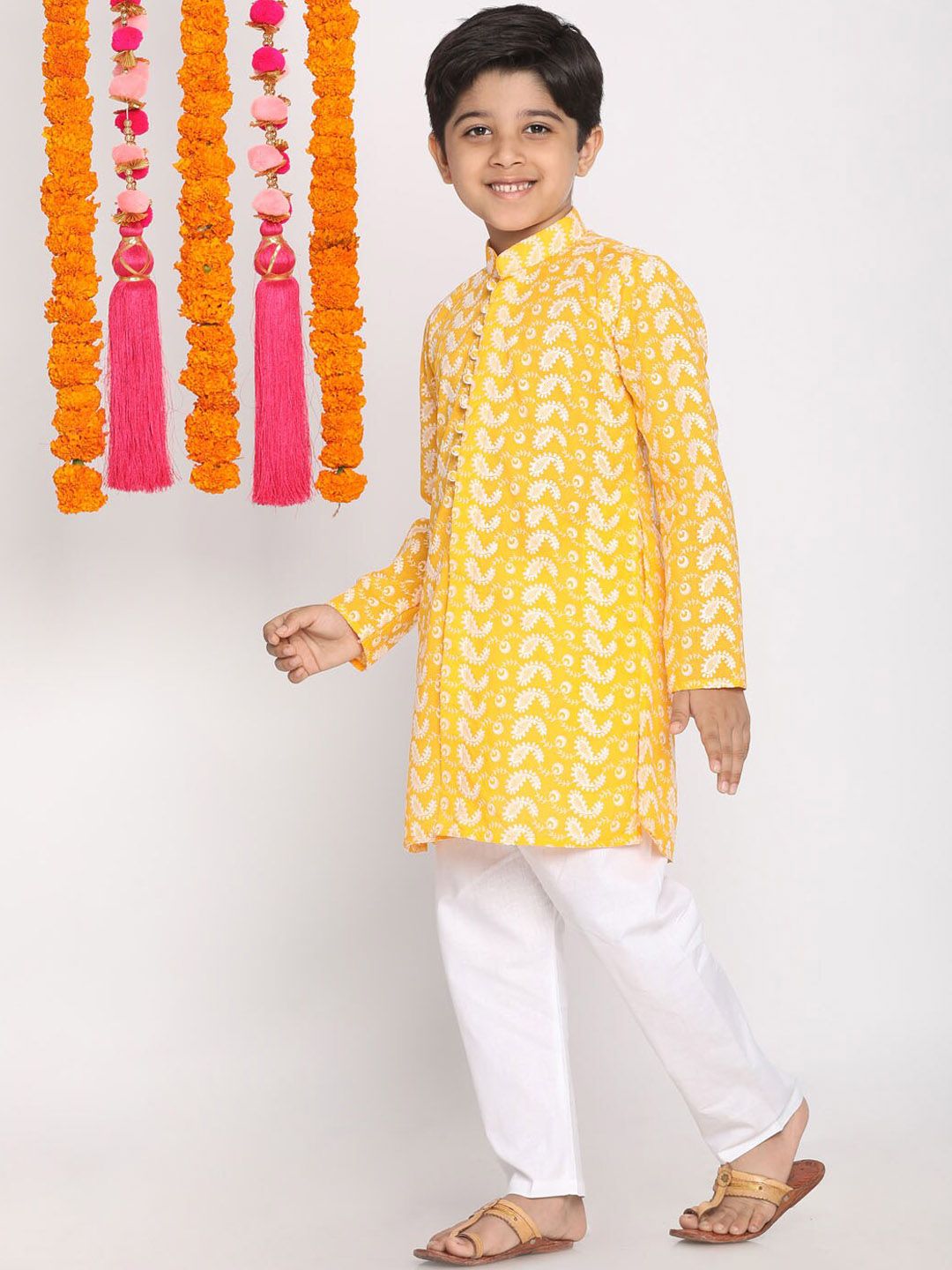 VASTRAMAY Boys Yellow & White Embroidered Chikankari Pure Cotton Kurta with Pyjamas