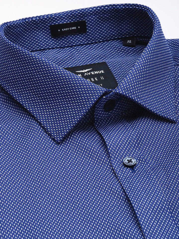 Park Avenue Self Design Slim Fit Textured Formal Shirt