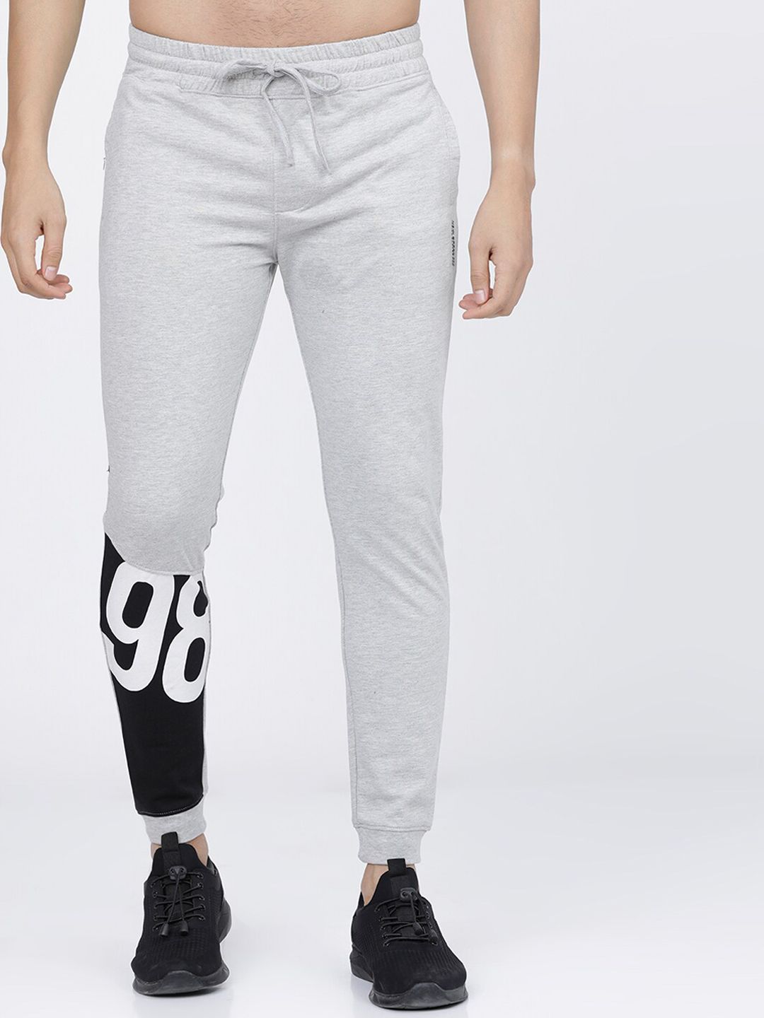 The Indian Garage Co Men Grey Melange & Black Printed Slim-Fit Joggers