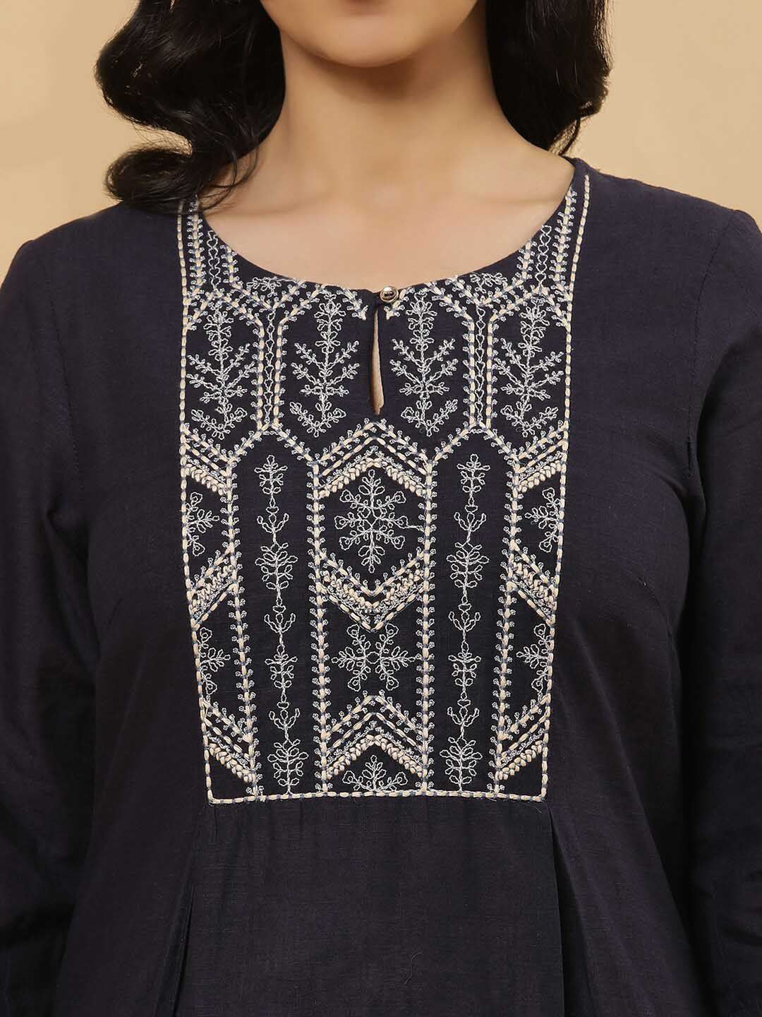 W Women Ethnic Motifs Embroidered Regular Thread Work Pure Cotton Kurta with Trousers